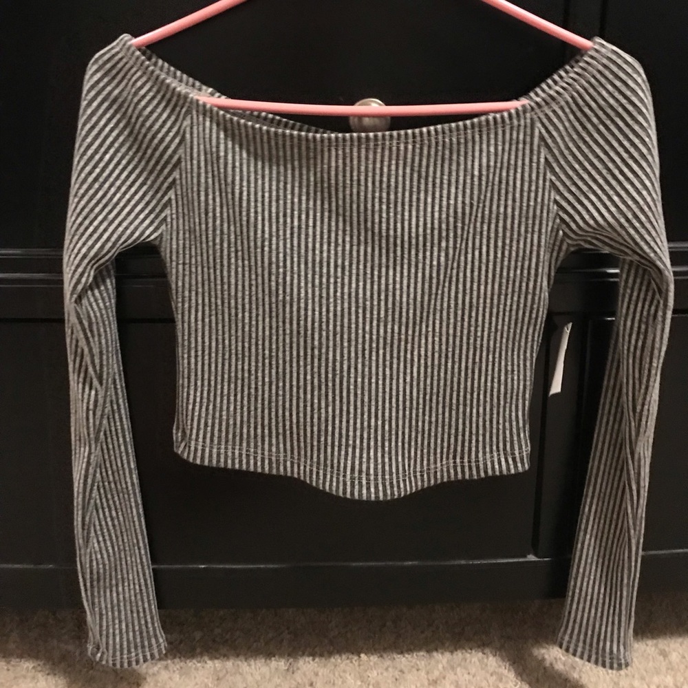 Black/gray off the shoulder crop top!